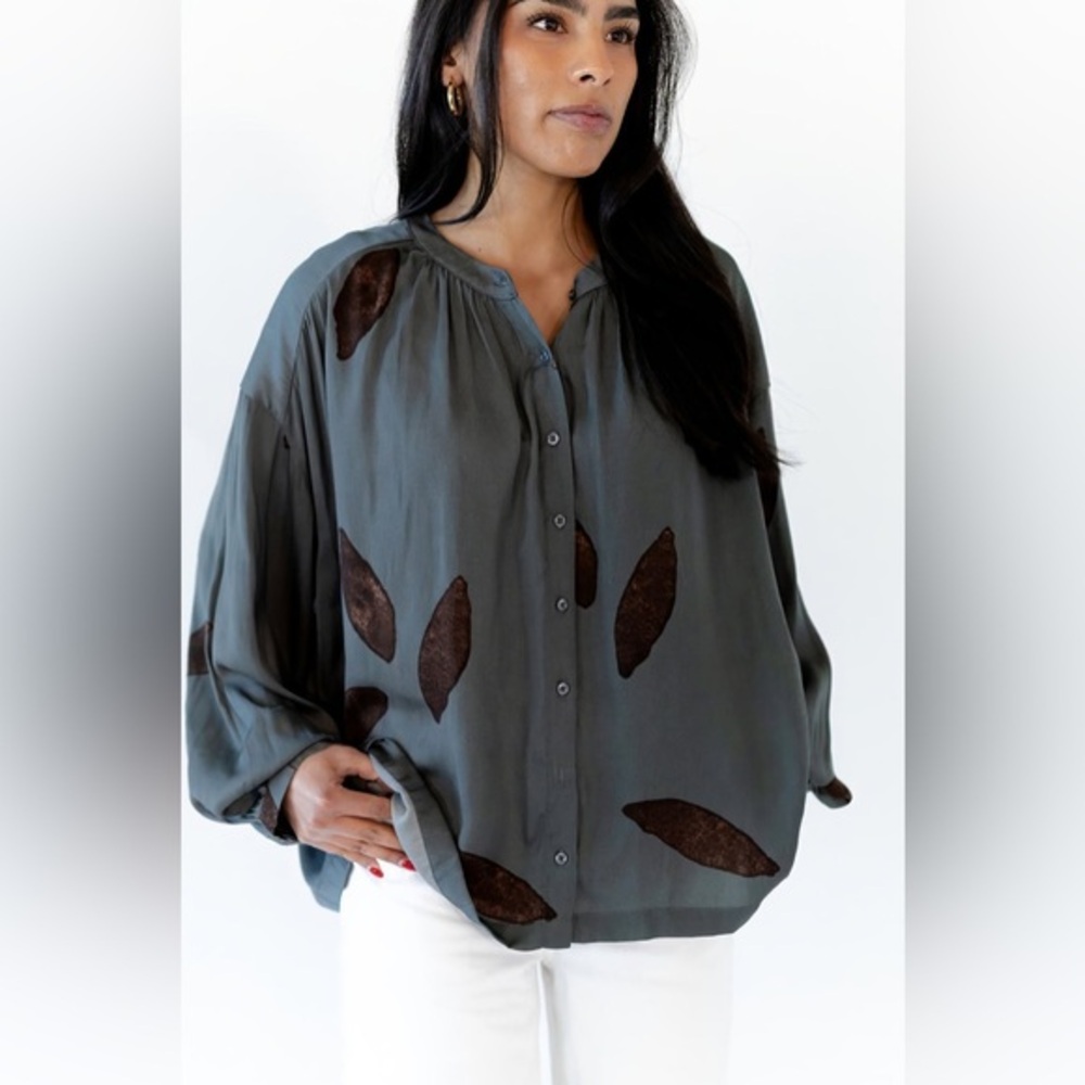 NWOT‎ Grade & Gather Satin Texture Petal Blouse M/L Sophisticated Chic Drape